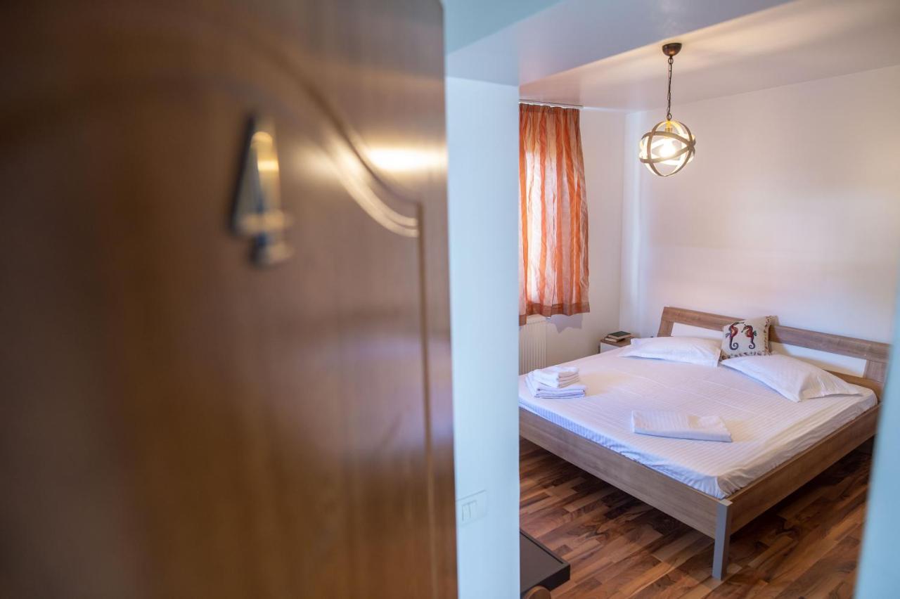 Hotel Vila Jean Bart Mangalia Exterior foto